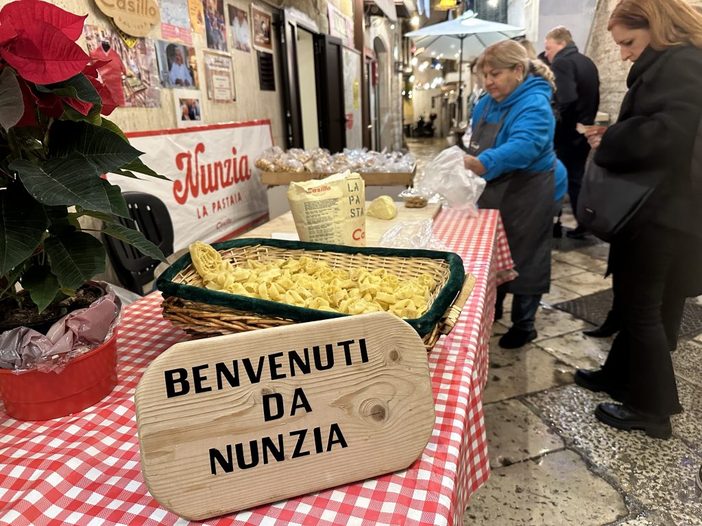 Pasta nonnas in Bari
